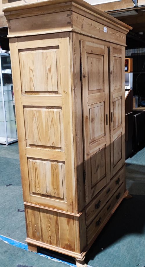 An Antique Pine 2door Wardrobe