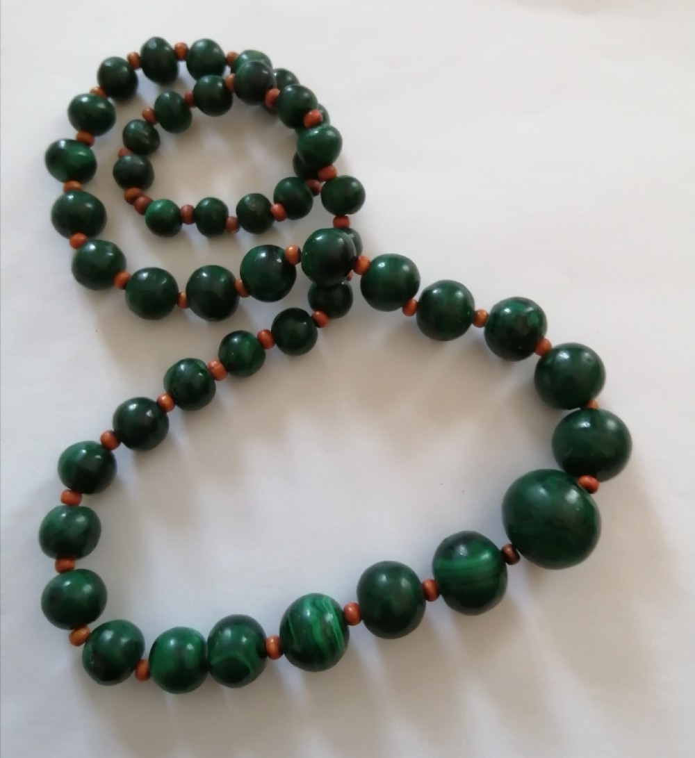 Malachite and fruit wood 24 inch necklace.