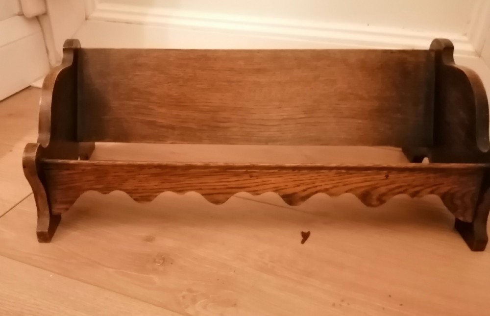 Art's and crafts oak book trough.