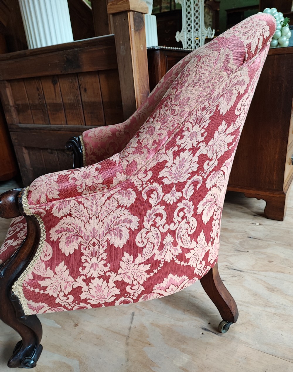 Fine Victorian rosewood armchair. View III