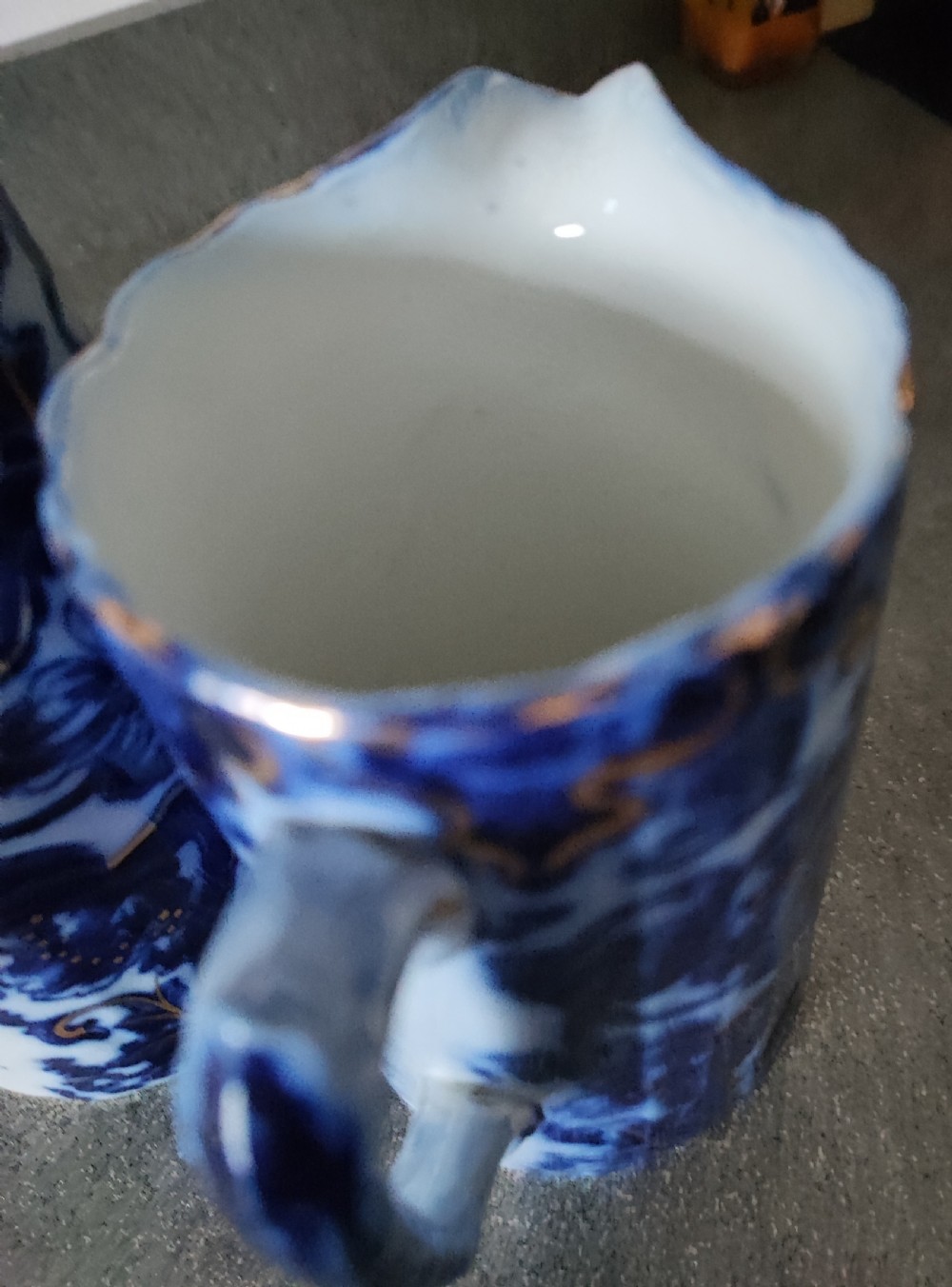 Good set of 3 Victorian Staffordshire flo Blue jugs. View XV
