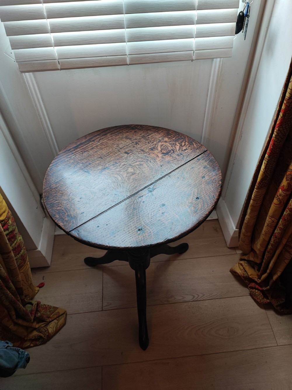 Early 18c small oak tripod table. View IX