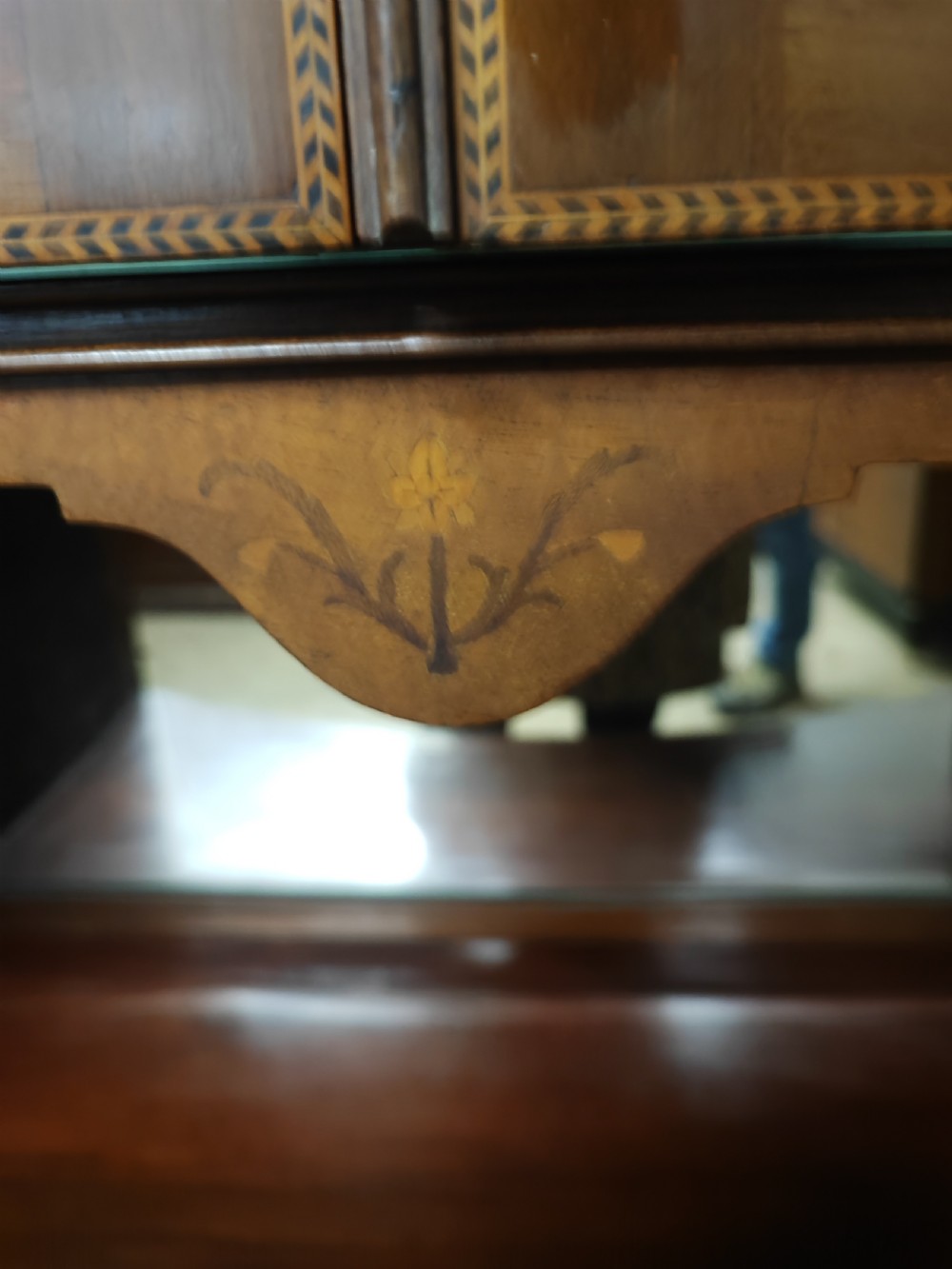 An Edwardian inlaid arts and crafts display cabinet. View XII