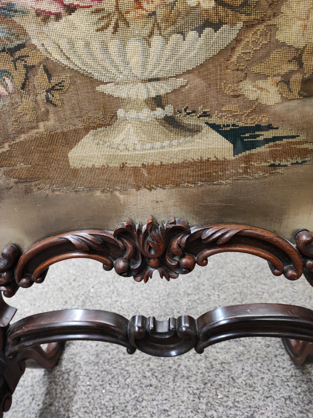 A fine William IV rosewood and needlework firescreen. View II