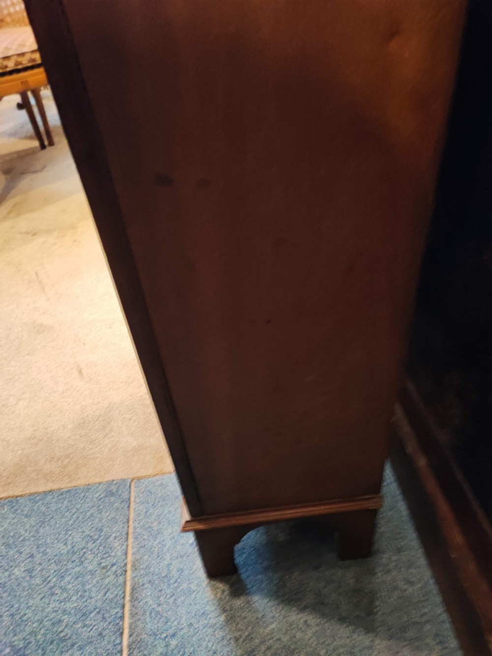 An quality antique mahogany inlaid 2 door bookcase or china cabinet. View VIII
