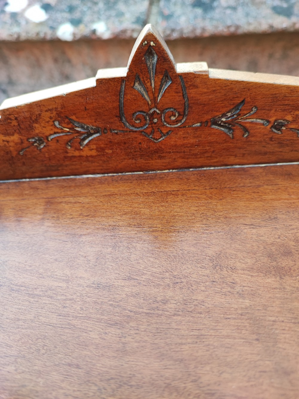 A quality Victorian Scottish satinwood bedside cabinet. View IX