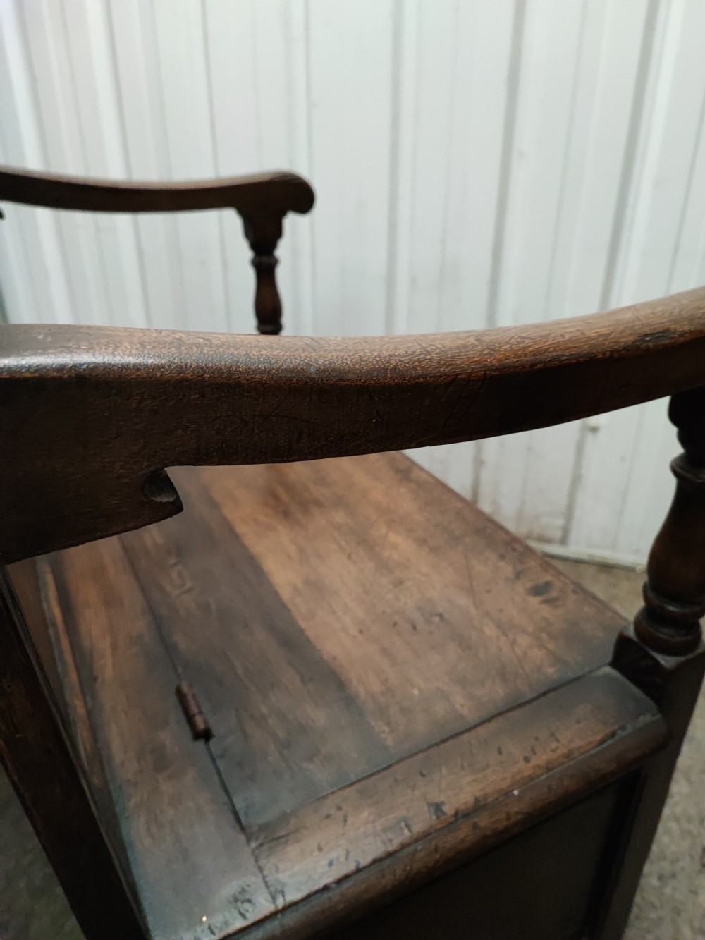 Antique high back oak settle. View III