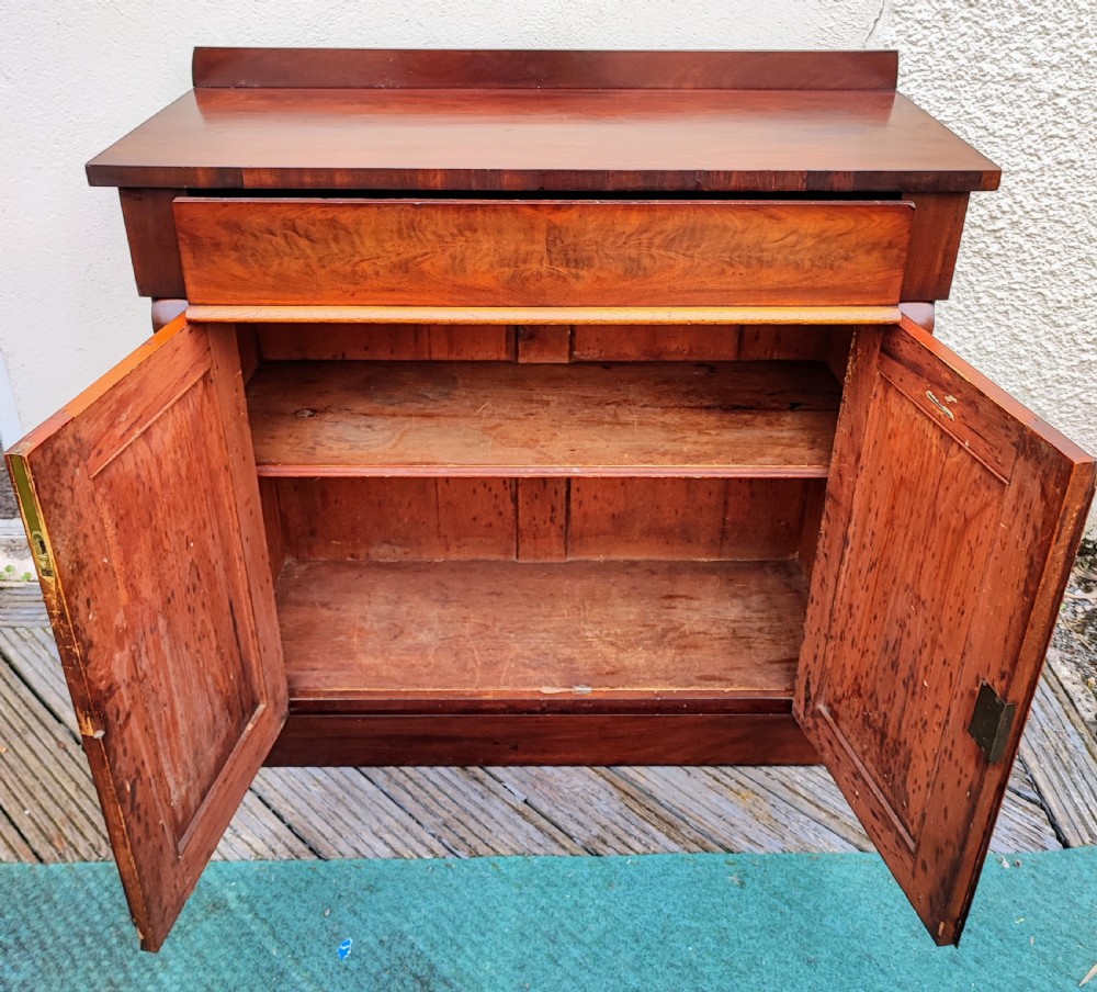 A quality Victorian mahogany 2 door side cabinet, chiffonier. View II
