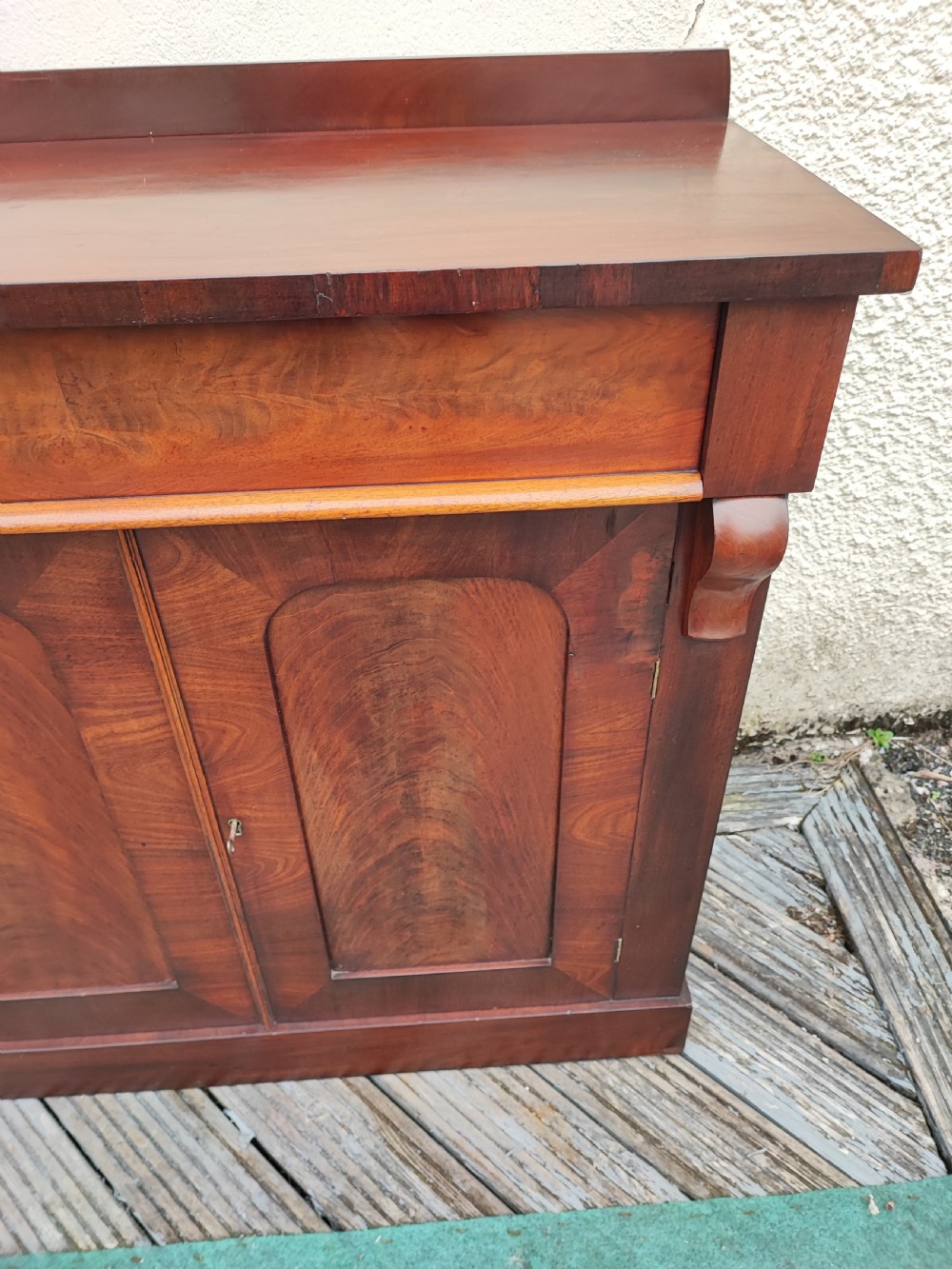 A quality Victorian mahogany 2 door side cabinet, chiffonier. View VII