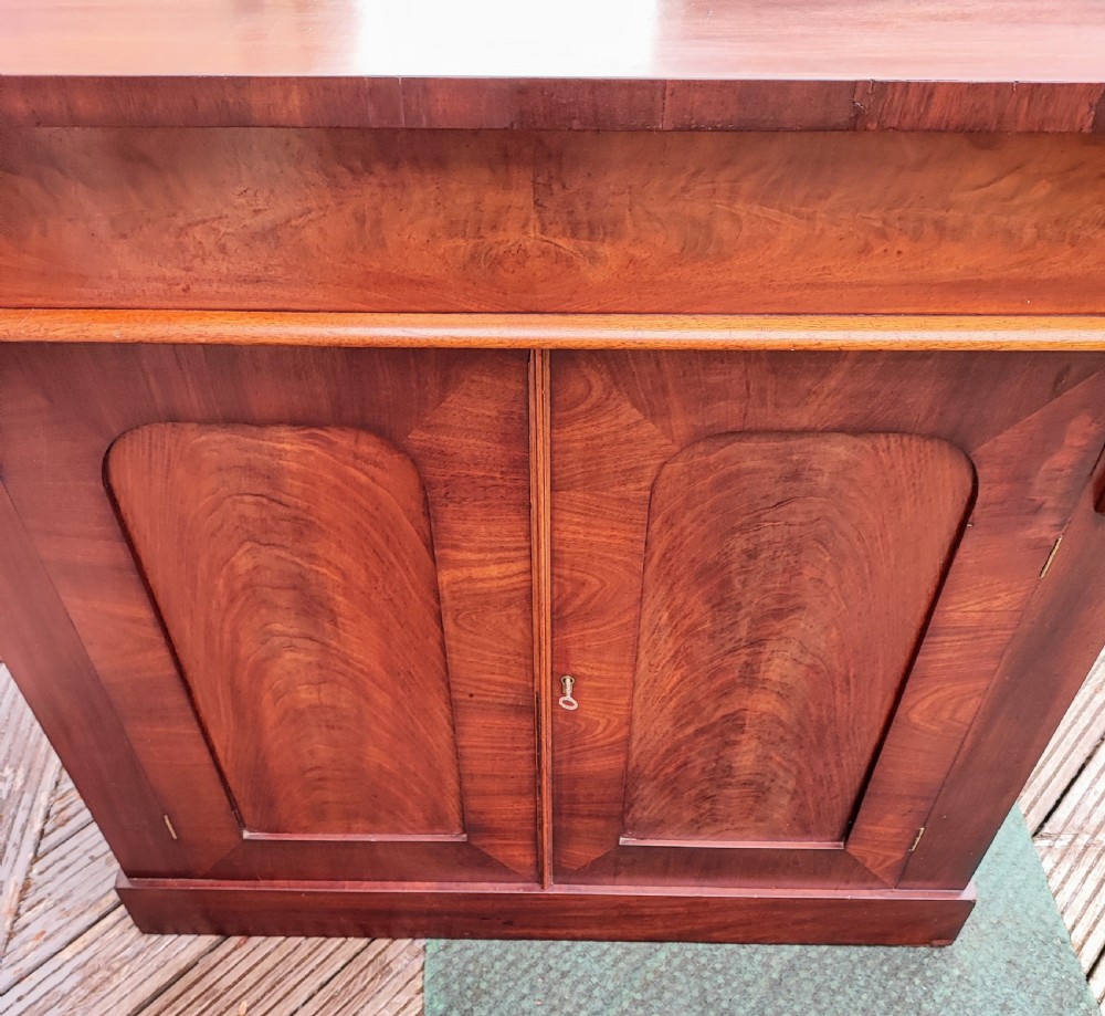 A quality Victorian mahogany 2 door side cabinet, chiffonier. View IX