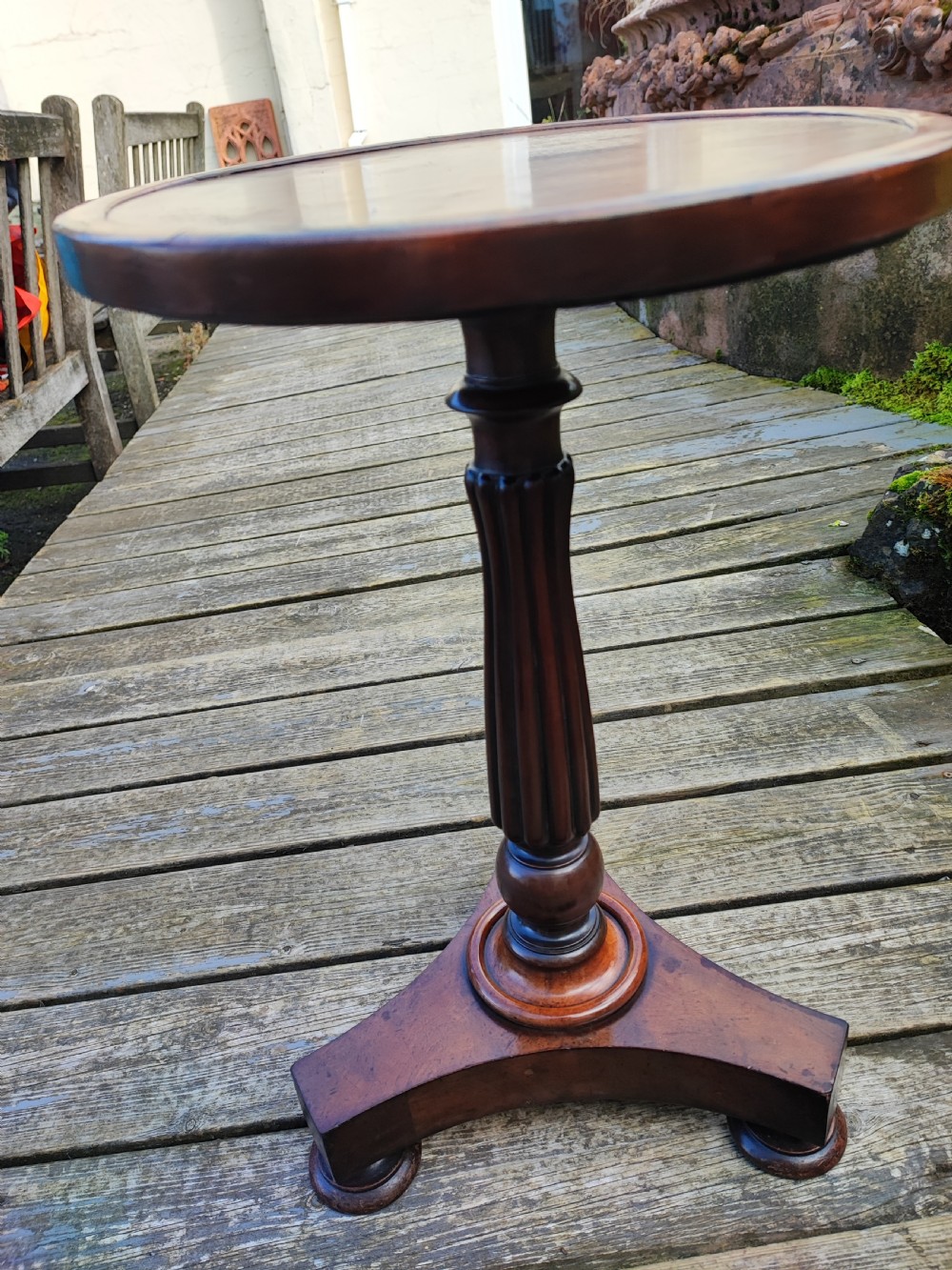 A quality William IV mahogany lamp or wine table. View III