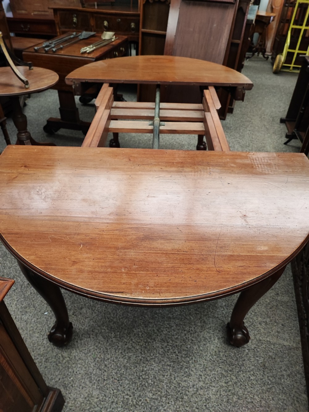 Victorian mahogany extendable dining table. View VI