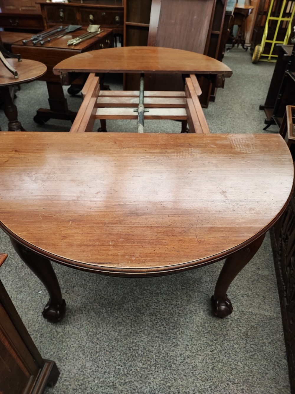 Victorian mahogany extendable dining table. View VII