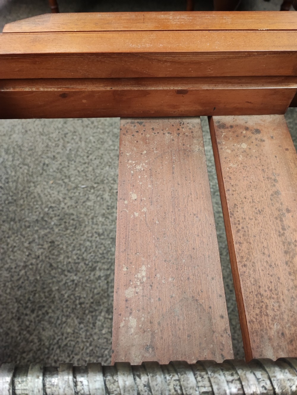 Victorian mahogany extendable dining table. View XII