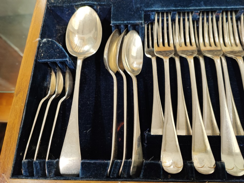 Antique canteen of cutlery for 6 place settings. View IV