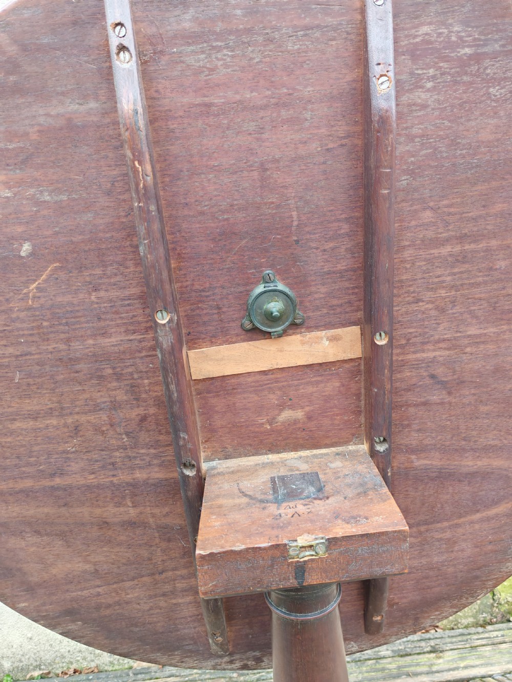 Georgian mahogany tripod table. View VI
