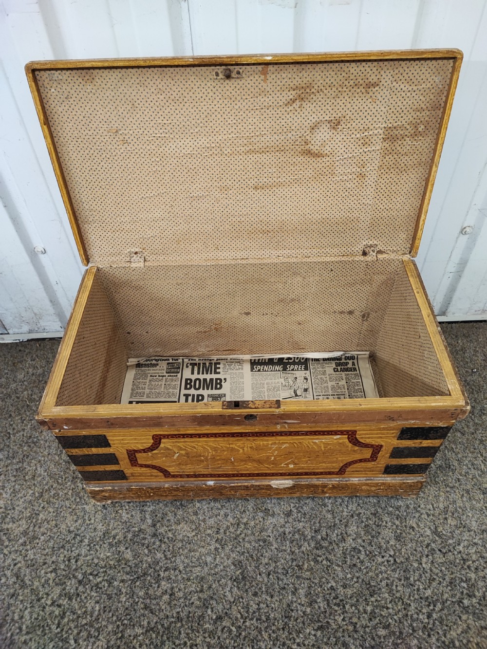 19c small pine trunk with original paintwork. View VI