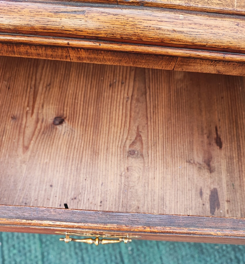 Georgian oak chest of drawers. View VIII