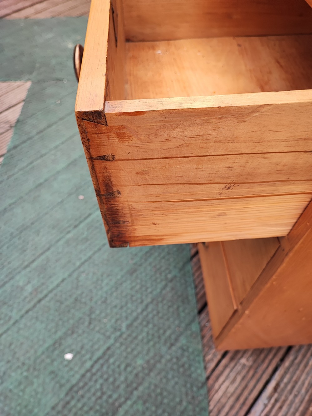 Outstanding 19c striped pine chest of drawers. View III