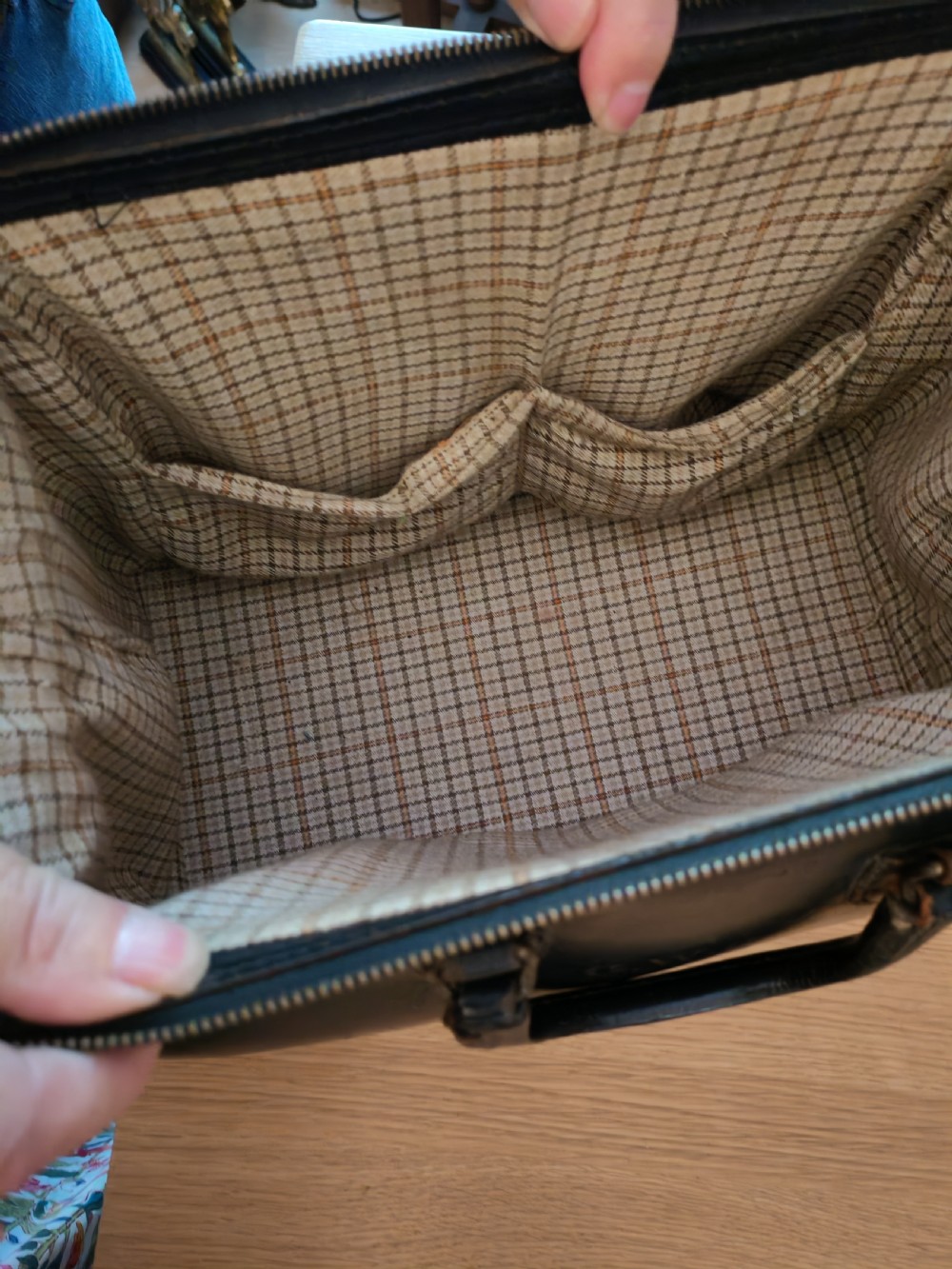 Gwr leather bag  View III