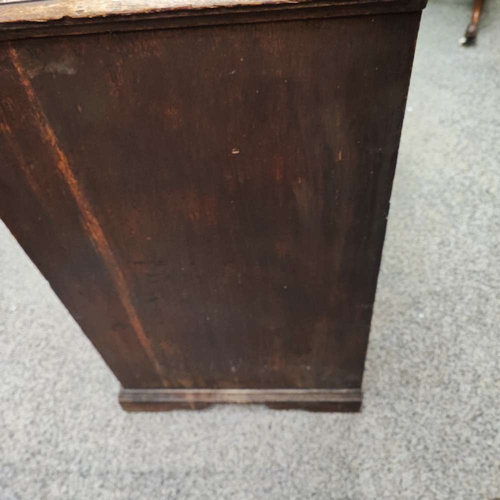 Georgian oak chest of drawers of small size  View VI