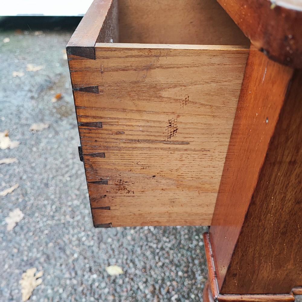 Fine antique mahogany writing table View II