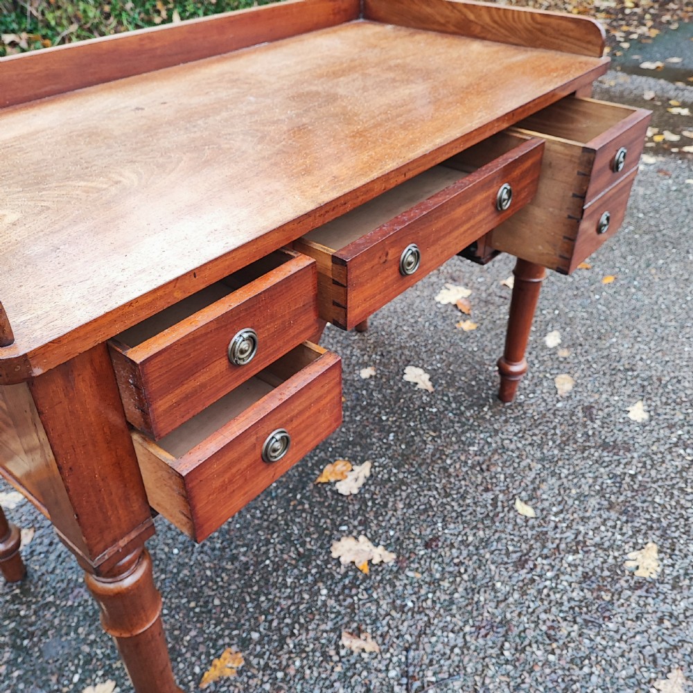 Fine antique mahogany writing table View VII