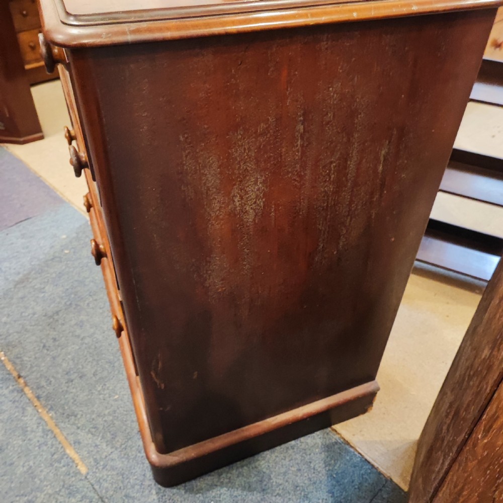 Quality Victorian mahogany chest of drawers View VII