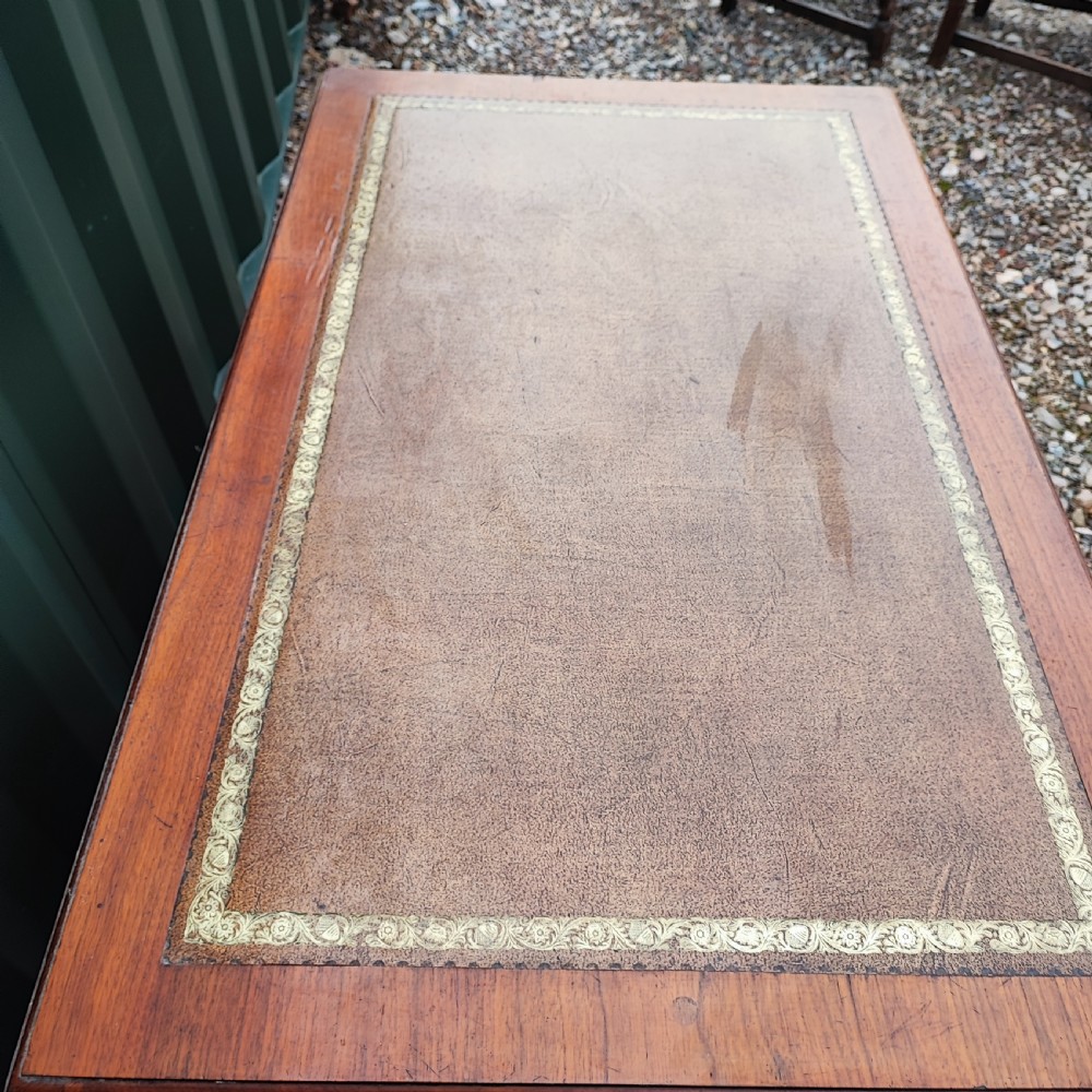 Fine mahogany antique writing table  View III