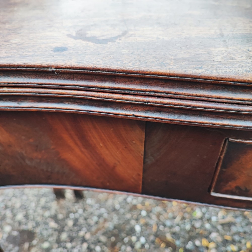 Fine Georgian serpentine mahogany tea table  View VII