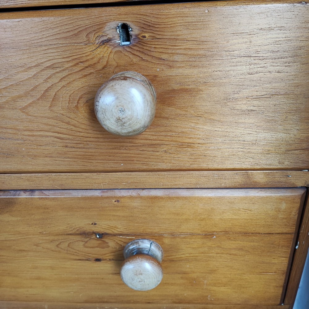 Quality Victorian pine chest of drawers View V