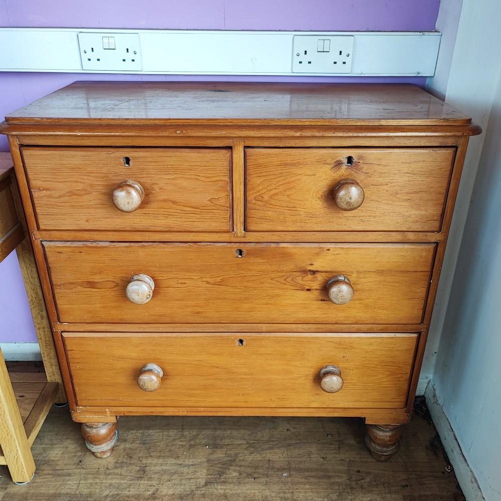 Quality Victorian pine chest of drawers View VII