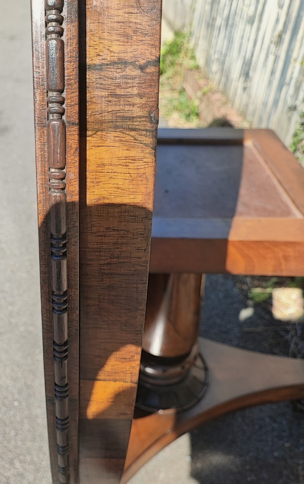 Superb regency rosewood circular dining table View XIII