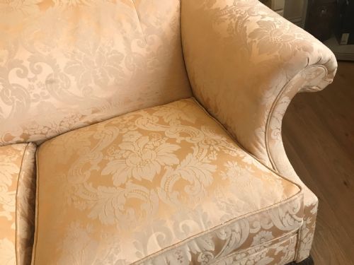 ELEGANT EDWARDIAN CAMEL BACK THREE PERSON SETTEESOFA - ADDITIONAL PHOTO 4
