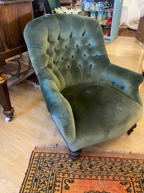 victorian velvet button back chair - CATEGORY: ANTIQUE CHAIRS - DATED VICTORIAN