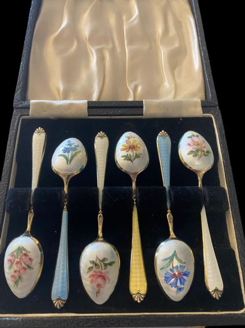 english silver enamelled coffee spoons - CATEGORY: ANTIQUE SILVER - DATED 1960