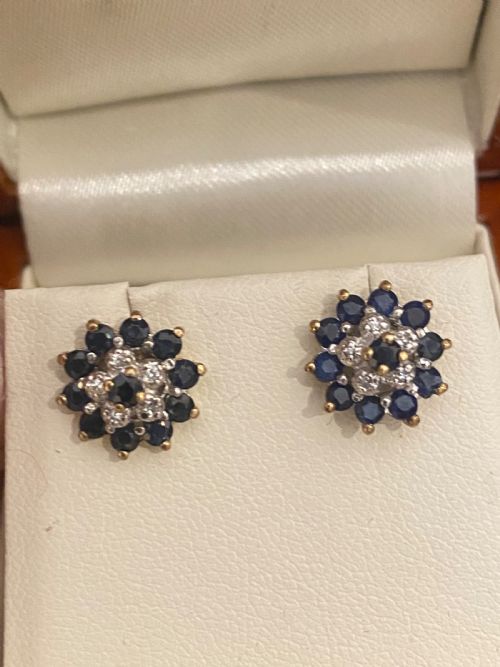 SAPPHIRE AND DIAMOND GOLD STUD EARRINGS - ADDITIONAL PHOTO 3