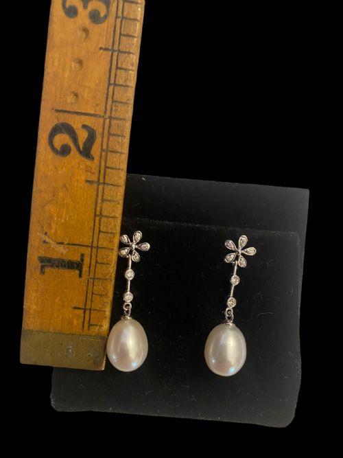 VINTAGE GOLD DIAMOND AND PEARL DROP EARRINGS - ADDITIONAL PHOTO 3