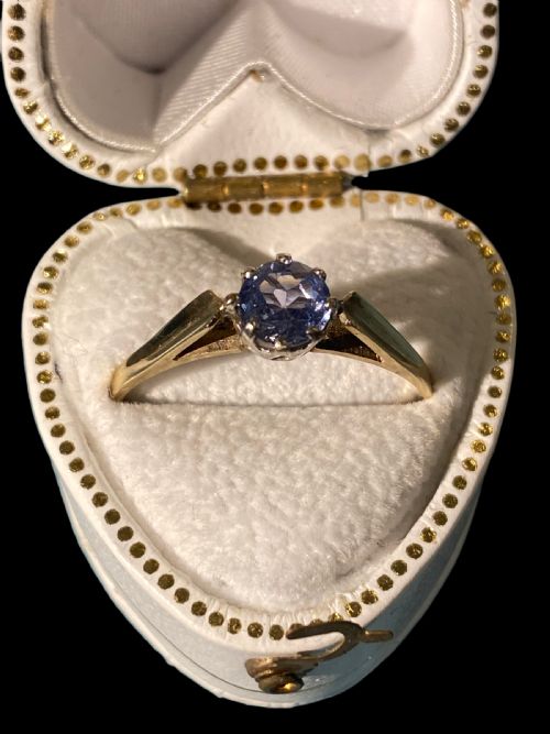 solitaire sapphire gold ring - CATEGORY: ANTIQUE JEWELLERY - DATED 1960