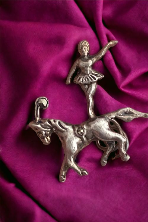 VINTAGE SILVER LAPEL BROOCH CIRCUS VAULTING - ADDITIONAL PHOTO 2