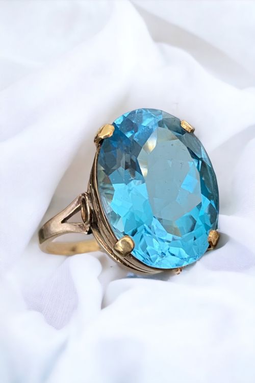 large topaz dressring - CATEGORY: ANTIQUE JEWELLERY - DATED 1960