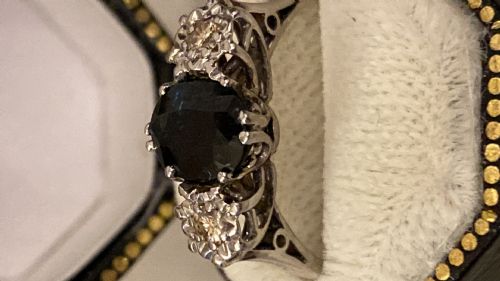 solitary sapphire and diamond ring - CATEGORY: ANTIQUE JEWELLERY - DATED 1940