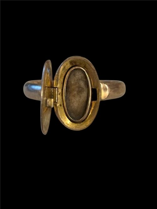 CHESTER 1906 GOLD LOCKET RING - ADDITIONAL PHOTO 4