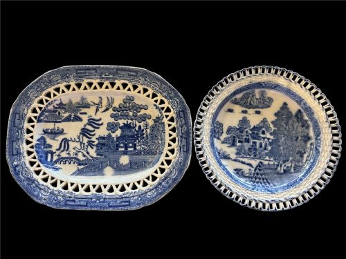 TWO ANTIQUE BLUE AND WHITE ORIENTAL SCENE PLATES - ADDITIONAL PHOTO 4