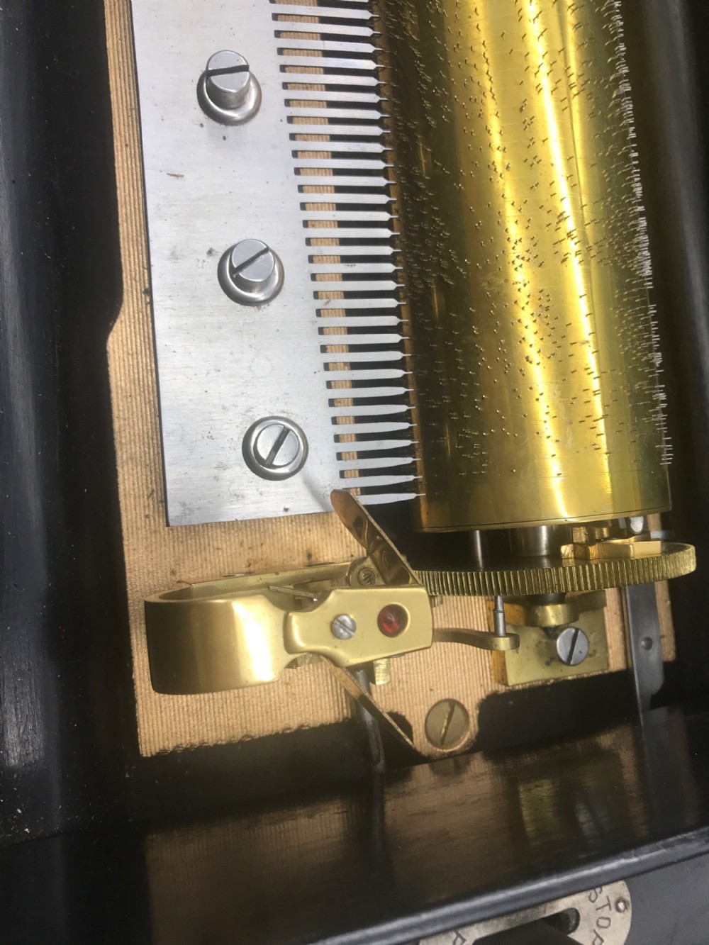 Antique Swiss cylinder musical box  View IX