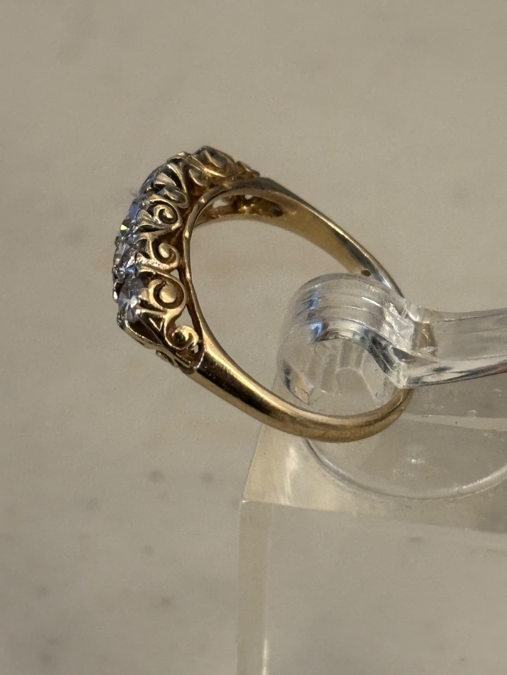 Vintage five stone gold ring View III