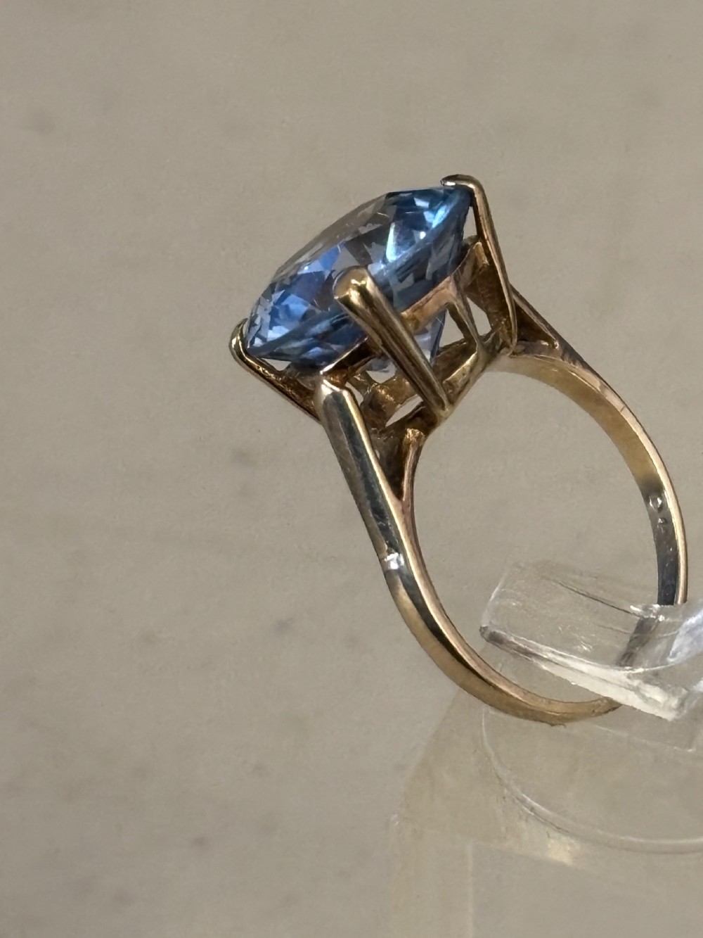Vintage Topaz cocktail ring View V
