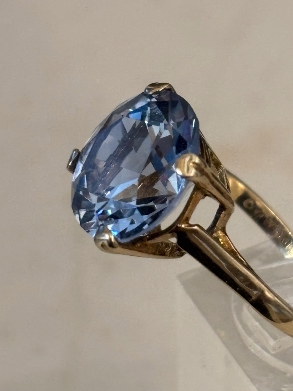 Vintage Topaz cocktail ring View VI
