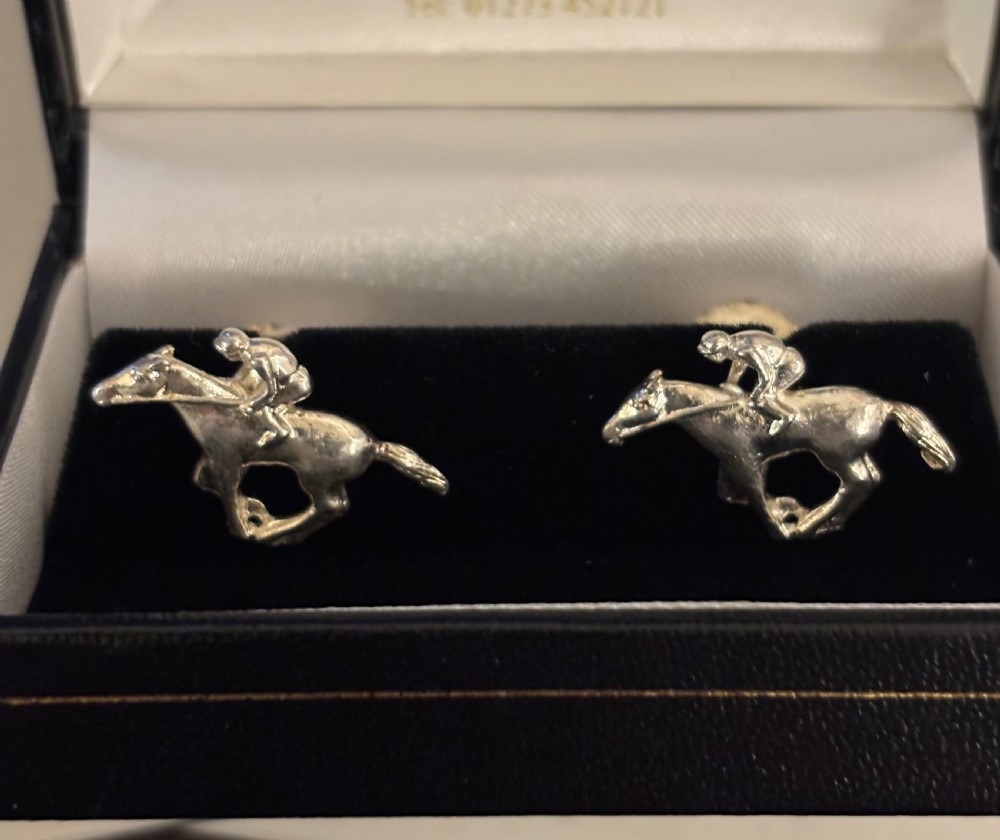 Superb silver “racing” cufflinks View V
