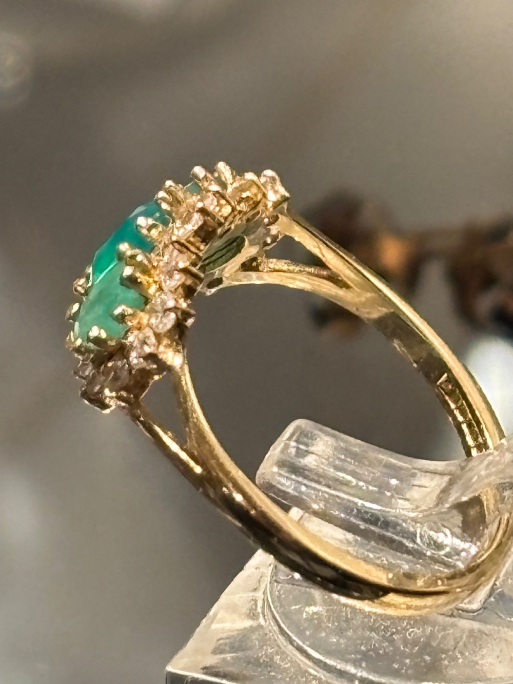 Gold, Emerald and Diamond ring  View VI